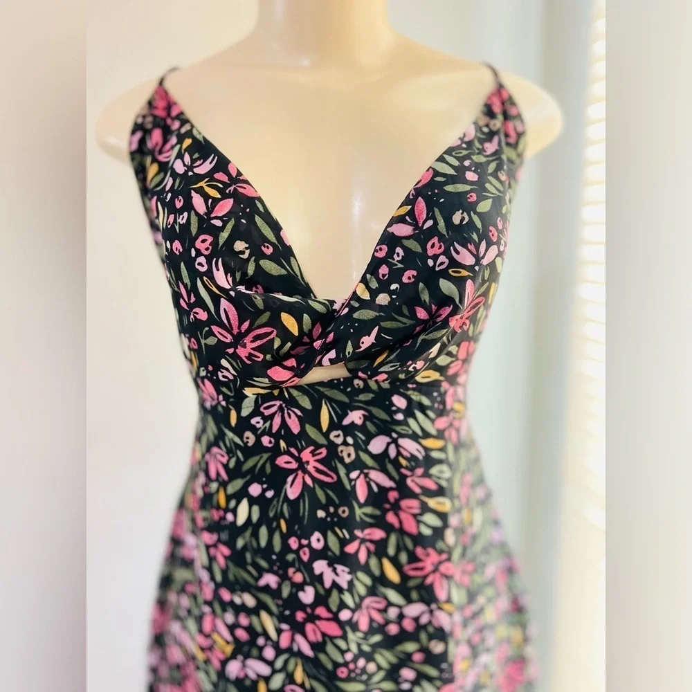 ZAFUL Women's Spaghetti Strap Floral Summer Hollow Twist Front Maxi Dresses Sexy - Picture 11 of 12